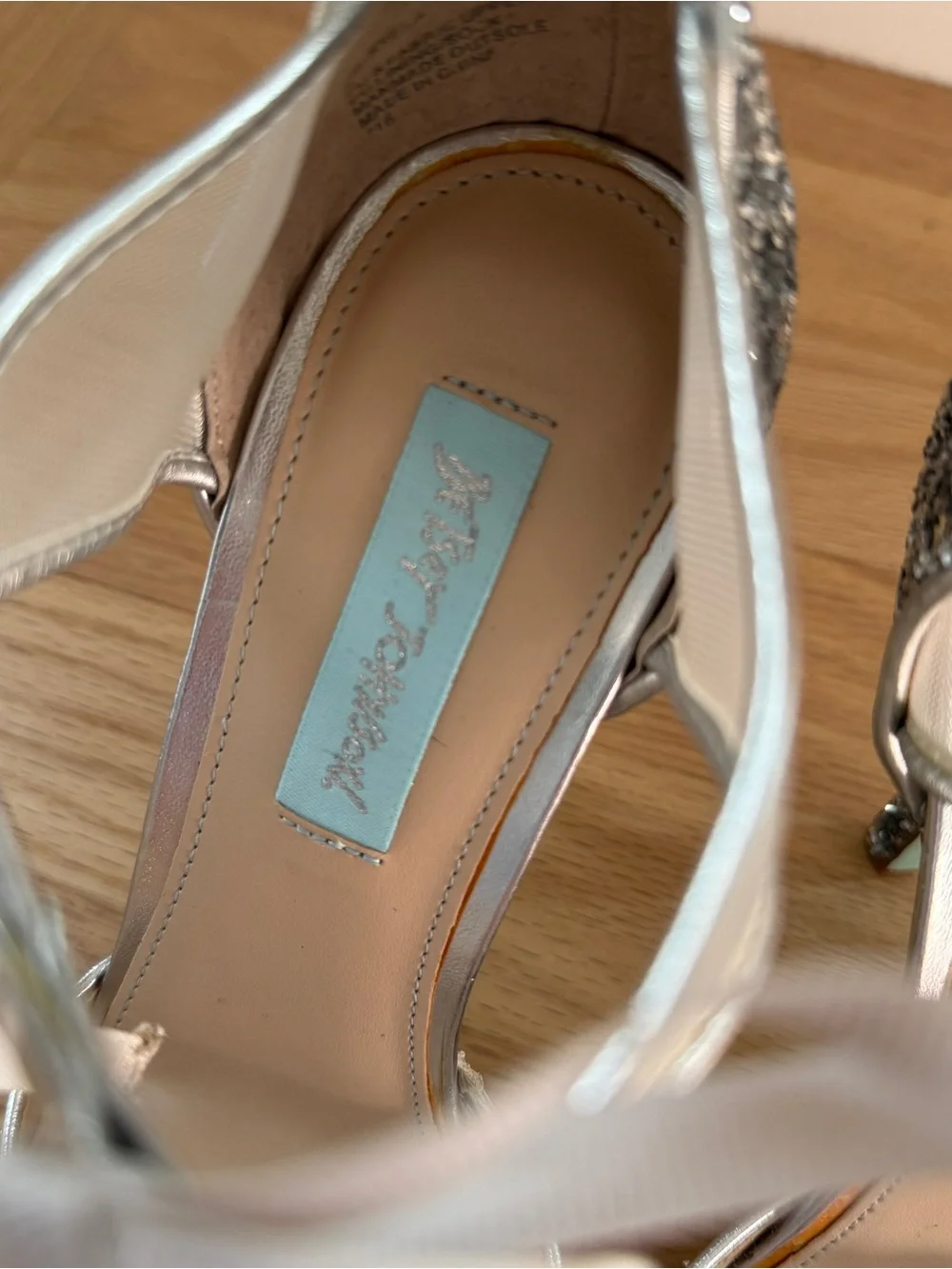 Blue by Betsy Johnson Silver Glitter Ankle Tie 4” Heel Pumps (size 9)